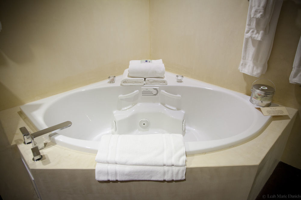 Inn At The Black Olive Baltimore Extérieur photo