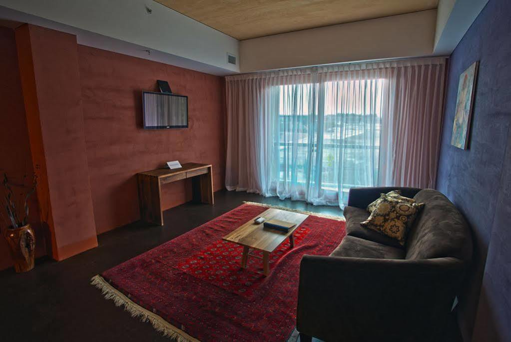 Inn At The Black Olive Baltimore Extérieur photo