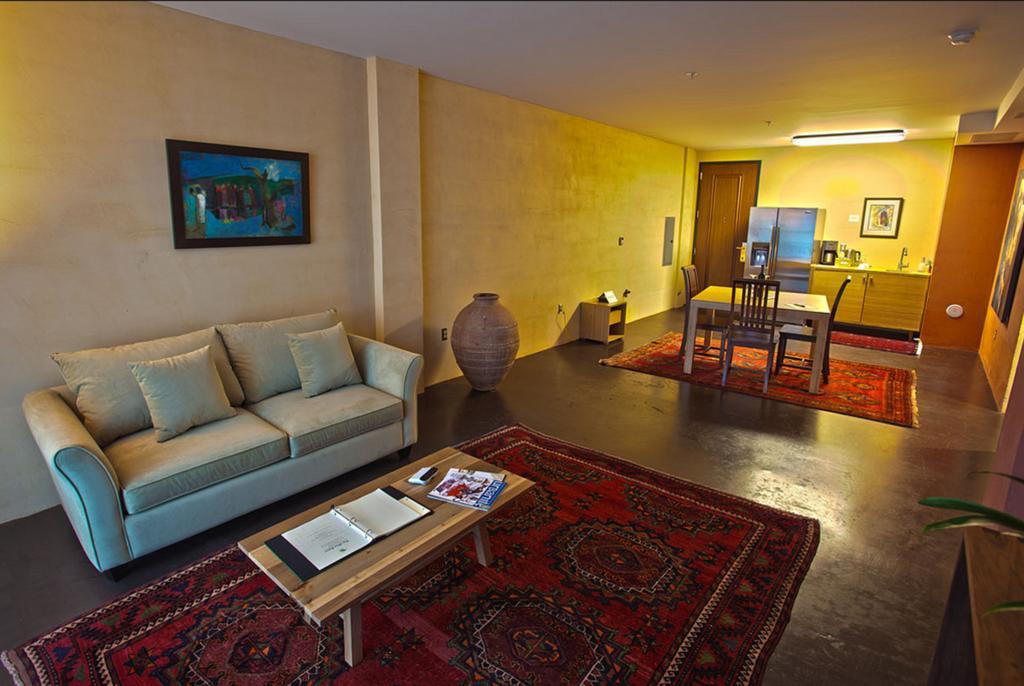 Inn At The Black Olive Baltimore Chambre photo